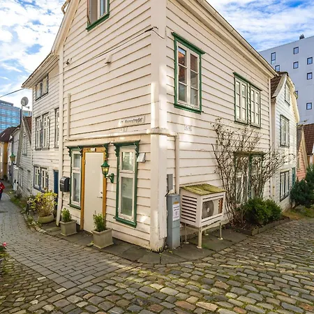 Historisk Hus Fra 1800-tallet * Bergen